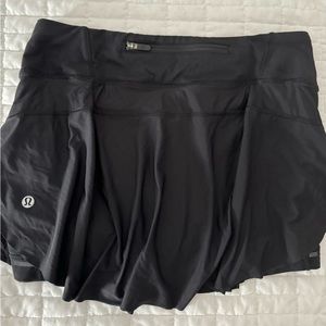 Lululemon skirt size 4